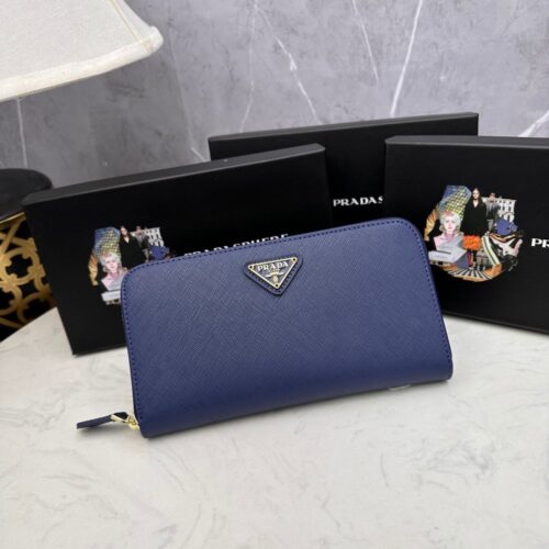 【AT2349】Prada プラダのクラシックなシングルジップウォレット👏👏。クラシックでシンプルなデザイン、イタリアのトップクラスの本革クロス グレーン素材は非常に高品質で、輸入ステッチライニング、ホワイトスチール金属ハードウェア！精巧なステッチ、均等できれいな縫製、非常に精巧な仕上げです。