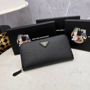 【AT2350】Prada プラダのクラシックな小さなシングルジップウォレット👏👏クラシックな作品、シンプルでおしゃれ、イタリアのトップグレードの本物の十字型牛革素材、輸入ステッチ裏地、白いスチール金属の金具！精巧なステッチは均等で整然としており、手の込んだ仕事が施されています。