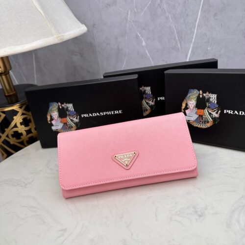 【AT2352】Prada プラダ👏👏クラシックな透かし財布2つ折り💼。クラシックでシンプルなデザイン、イタリアのトップグレードのオリジナルクロスカウ牛革素材は非常に質感が良く、輸入リーロン裏地 白い鋼金属の金具！細部の繊細なステッチが均等で整然としており、熟練された作業です。