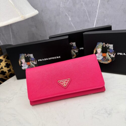 【AT2353】Prada プラダ👏👏クラシックなフラップウォレット2 in 1💼。クラシックでシンプルでおしゃれ、イタリアの最高級オリジナルクロスレザー素材は質感が非常に良いです。 輸入の縞模様の裏地 ホワイト スチール金属の金具！ 精巧なステッチは均一で整然としていて、手仕事が非常に優れています。