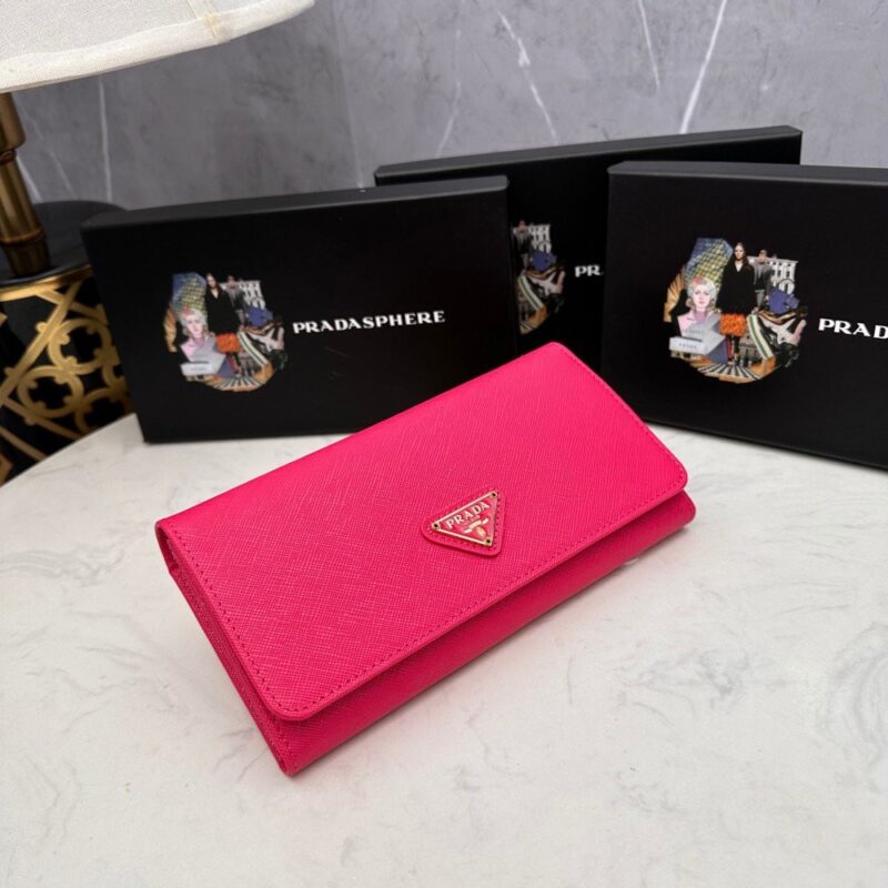 【AT2353】Prada プラダ👏👏クラシックなフラップウォレット2 in 1💼。クラシックでシンプルでおしゃれ、イタリアの最高級オリジナルクロスレザー素材は質感が非常に良いです。 輸入の縞模様の裏地 ホワイト スチール金属の金具！ 精巧なステッチは均一で整然としていて、手仕事が非常に優れています。