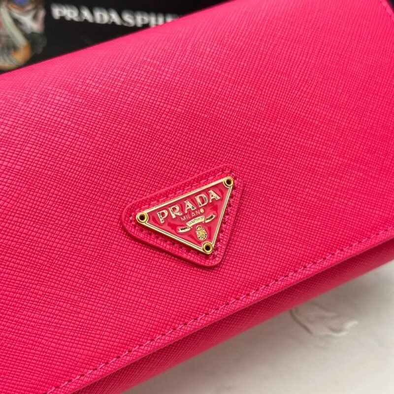 【AT2353】Prada プラダ👏👏クラシックなフラップウォレット2 in 1💼。クラシックでシンプルでおしゃれ、イタリアの最高級オリジナルクロスレザー素材は質感が非常に良いです。 輸入の縞模様の裏地 ホワイト スチール金属の金具！ 精巧なステッチは均一で整然としていて、手仕事が非常に優れています。
