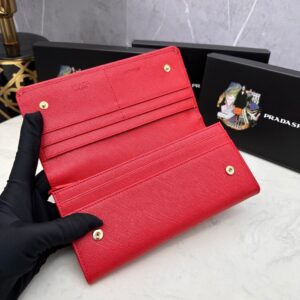 【AT2354】Prada プラダ👏👏のクラシックなフラップウォレットを2つ折りにして💼クラシックな作品、シンプルでおしゃれ、イタリアのトップクラスのオリジナルの十字革素材、輸入ステッチ裏地、白い鋼金属金具！繊細なステッチ、均等できちんとした仕事、この文は日本語に翻訳された結果を説明しています。