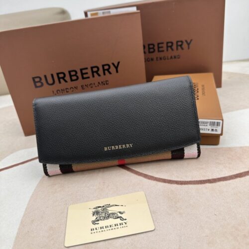 【AT2358】Burberryのチェック柄のレザー長財布🇮🇹🎉👉表面は輸入手のひら模様の牛革を使用し、内部はきめ細かく柔らかい輸入仔牛革、オリジナルのチェック生地、ゴールドの金具付き👍専門店品質、精密な仕事💋実物撮影📷