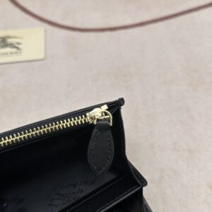 【AT2358】Burberryのチェック柄のレザー長財布🇮🇹🎉👉表面は輸入手のひら模様の牛革を使用し、内部はきめ細かく柔らかい輸入仔牛革、オリジナルのチェック生地、ゴールドの金具付き👍専門店品質、精密な仕事💋実物撮影📷