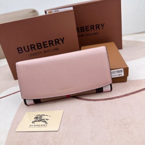 【AT2360】Burberryのチェック柄のレザーラウンド長財布🇮🇹🎉👉表面には輸入手のひら模様の牛革を使用し、内側には柔らかい輸入子牛革を使い、オリジナルのチェック生地、ゴールド色の金具付き👍専門店品質、精密な仕事💋実物撮影📷