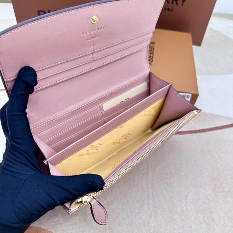 【AT2360】Burberryのチェック柄のレザーラウンド長財布🇮🇹🎉👉表面には輸入手のひら模様の牛革を使用し、内側には柔らかい輸入子牛革を使い、オリジナルのチェック生地、ゴールド色の金具付き👍専門店品質、精密な仕事💋実物撮影📷