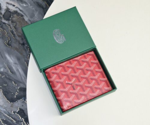 【AT2386】1853年に創立されたGoyard（ゴヤール）は、160年以上の歴史があり、麻、綿、麻繊維の混合物で製造され、光沢のある樹脂糖でコーティングされています。防水性があり、丈夫で耐久性があり、有名人、王室、貴族に人気があります。