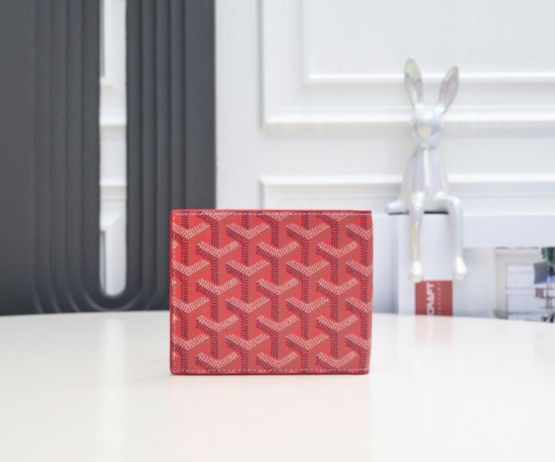 【AT2386】1853年に創立されたGoyard（ゴヤール）は、160年以上の歴史があり、麻、綿、麻繊維の混合物で製造され、光沢のある樹脂糖でコーティングされています。防水性があり、丈夫で耐久性があり、有名人、王室、貴族に人気があります。