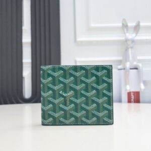【AT2387】Goyard（ゴヤール）は1853年に設立され、160年以上の歴史を持っています。素材は麻、綿、麻繊維の混合から織られ、その後光沢のあるゴムアルデヒドでコーティングされており、防水性、丈夫さ、耐久性があり、有名人、王室、貴族に大人気です。 🎉🎉