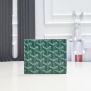 【AT2387】Goyard（ゴヤール）は1853年に設立され、160年以上の歴史を持っています。素材は麻、綿、麻繊維の混合から織られ、その後光沢のあるゴムアルデヒドでコーティングされており、防水性、丈夫さ、耐久性があり、有名人、王室、貴族に大人気です。 🎉🎉