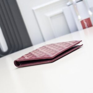 【AT2388】Goyard（ゴヤール）は1853年に設立され、160年以上の歴史を持ち、麻、綿、麻繊維の混合織りで作られ、光沢のあるゴム酸アルデヒドでコーティングされており、防水性、耐久性があります。多くの有名人や王室、貴族に愛されています。