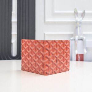 【AT2391】1853年に設立されたゴヤール（Goyard）は、160年以上の歴史を持ち、麻、綿、大麻繊維の混合物で織られた生地に光沢のあるツリーゴム醛糖が塗られており、防水性、丈夫さ、耐久性があり、有名人、王室、貴族に大変人気があります。🎉🎉