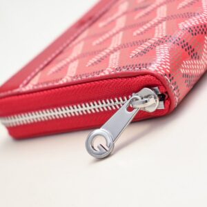 【AT2397】高品質なオリジナルのGoyard ゴヤール 短いファスナー付き財布。1853年にフランスで誕生し、200年以上の歴史を受け継いでいます。生地には💋麻繊維やコットンを混ぜ合わせ、光沢のある樹脂糖を塗布しています。