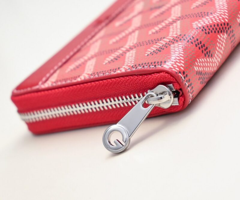 【AT2397】高品質なオリジナルのGoyard ゴヤール 短いファスナー付き財布。1853年にフランスで誕生し、200年以上の歴史を受け継いでいます。生地には💋麻繊維やコットンを混ぜ合わせ、光沢のある樹脂糖を塗布しています。