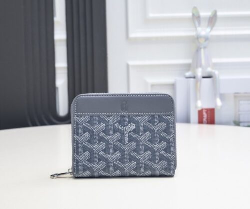 【AT2402】高品質なオリジナル製品の品質Goyard ゴヤール 短いファスナー付き財布は、1853年にフランスで生まれたものです。 200年近くの歴史を受け継いでいます。 素材はリネン、綿、麻繊維の混合物であり、光沢のある樹脂糖でスムースに塗装されており、防水性があり、耐久性があります。