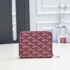 【AT2404】この高品質のオリジナル単一質のGoyard（ゴヤール）短いファスナー財布は、1853年にフランスで誕生し、約200年の歴史と伝統を受け継いでいます。生地は麻繊維と綿、大麻を混合して織り上げられ、表面に光沢のある樹脂糖型の樹脂が塗布されています。防水性に優れており、耐久性があります。