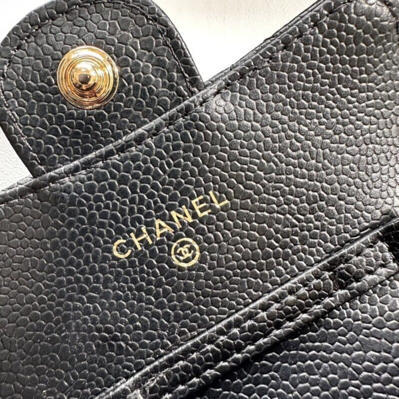【AT2406】Chanelの新しい小銭入れ👛、キャビアスキンのエンボスレザーレディースバッグ、コンパクトで持ち運びに便利なデザインスタイル、公式ウェブサイトと同期した新作💋