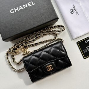【AT2407】Chanelの新しいコインケース👛　キャビアスキンのエンボスレザー製の女性用バッグ。コンパクトで持ち運びに便利なデザインスタイル。公式ウェブサイトでの最新デザイン💋