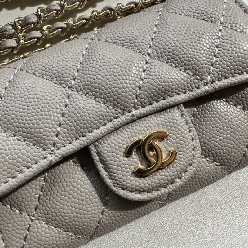 【AT2411】Chanelの新しいコインケース👛 ボール柄キャビアスキンレディースバッグ コンパクトで持ち運びしやすいデザインスタイル 公式ウェブサイトと同期した新作💋