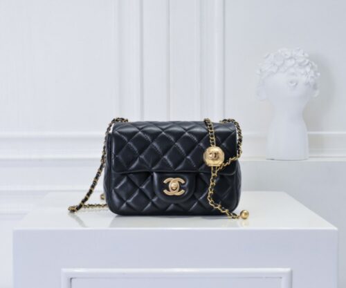 【AT2440】Chanel シャネル✨口蓋バッグ 小サイズ このバッグを背負ったら本当にどう見ても好きです。