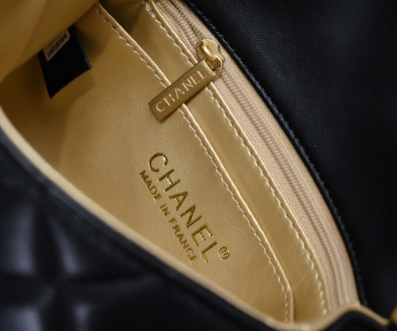【AT2440】Chanel シャネル✨口蓋バッグ 小サイズ このバッグを背負ったら本当にどう見ても好きです。
