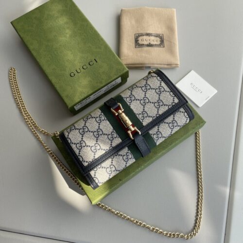 【AT2453】「公式サイトパッケージ」Gucci Jackie 1961シリーズ👏🎁😍チェーンが取り外し可能で二通りの使い方ができる財布型斜め掛けバッグ、個性的なデザインとシンプルで精巧なディテールが相まっています👏