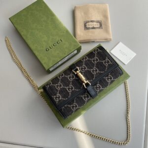 【AT2454】Gucci ゴッチのJackie 1961シリーズの公式ウェブサイトのパッケージ👏🎁😍 チェーンが取り外し可能な財布型斜めがけバッグ、個性的なスタイルとシンプルで精巧なディテールが相まっています👏