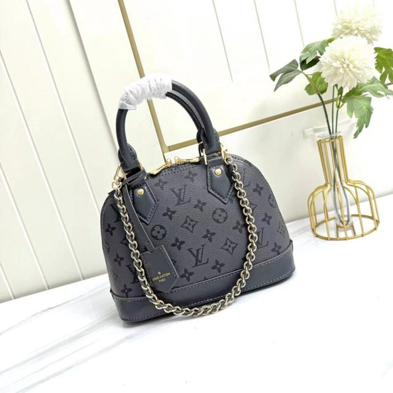 【AT2466】LV🎉🎉は1934年にルイ・ヴィトンのアルマハンドバッグから始まり、時間の経過とともに角ばった旅行用バッグから形の変化を経て、今日のエレガントな女性用ハンドバッグの代表となった。