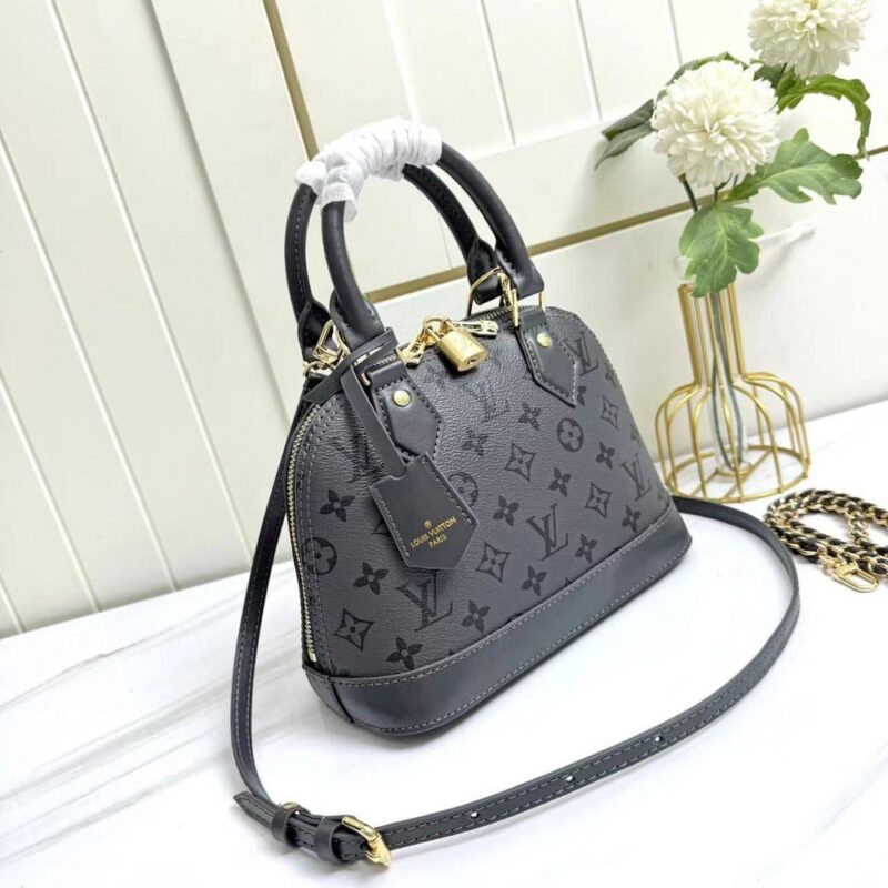 【AT2466】LV🎉🎉は1934年にルイ・ヴィトンのアルマハンドバッグから始まり、時間の経過とともに角ばった旅行用バッグから形の変化を経て、今日のエレガントな女性用ハンドバッグの代表となった。