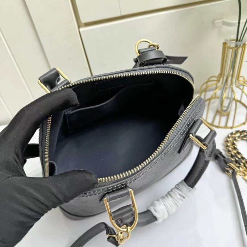 【AT2466】LV🎉🎉は1934年にルイ・ヴィトンのアルマハンドバッグから始まり、時間の経過とともに角ばった旅行用バッグから形の変化を経て、今日のエレガントな女性用ハンドバッグの代表となった。
