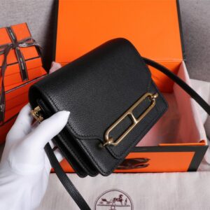 【AT2467】Hermes エルメスの楊冪と同じデザインの猪の鼻🐷が入荷しました。実物は超美しいです。過剰な利益を拒否💪💪模様ははっきりとしており、ファッショナブルな豚の鼻の形のバックルと合わせています。縫い目は整然として細かく、エッジは何度も繰り返してこのような効果を出すのにのみ適しています。