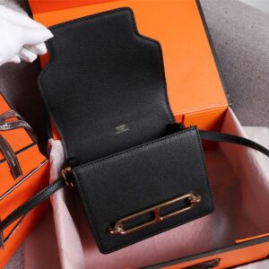 【AT2467】Hermes エルメスの楊冪と同じデザインの猪の鼻🐷が入荷しました。実物は超美しいです。過剰な利益を拒否💪💪模様ははっきりとしており、ファッショナブルな豚の鼻の形のバックルと合わせています。縫い目は整然として細かく、エッジは何度も繰り返してこのような効果を出すのにのみ適しています。