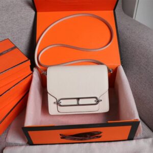 【AT2470】Hermes 杨幂と同じ豚鼻のバッグ🐷が入荷しました。実物は美しく、高額なものは拒否します💪💪模様がはっきりしており、ファッション性の高い豚鼻型のバックルと合わせて、縫製が整然と細かく、オイルエッジは何度も繰り返さないとこのような効果が出ません。