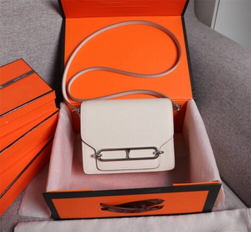 【AT2470】Hermes 杨幂と同じ豚鼻のバッグ🐷が入荷しました。実物は美しく、高額なものは拒否します💪💪模様がはっきりしており、ファッション性の高い豚鼻型のバックルと合わせて、縫製が整然と細かく、オイルエッジは何度も繰り返さないとこのような効果が出ません。