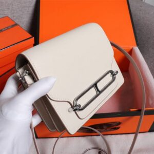 【AT2470】Hermes 杨幂と同じ豚鼻のバッグ🐷が入荷しました。実物は美しく、高額なものは拒否します💪💪模様がはっきりしており、ファッション性の高い豚鼻型のバックルと合わせて、縫製が整然と細かく、オイルエッジは何度も繰り返さないとこのような効果が出ません。