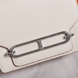【AT2470】Hermes 杨幂と同じ豚鼻のバッグ🐷が入荷しました。実物は美しく、高額なものは拒否します💪💪模様がはっきりしており、ファッション性の高い豚鼻型のバックルと合わせて、縫製が整然と細かく、オイルエッジは何度も繰り返さないとこのような効果が出ません。