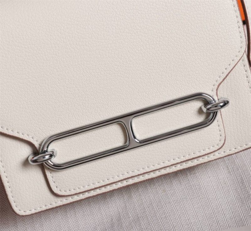 【AT2470】Hermes 杨幂と同じ豚鼻のバッグ🐷が入荷しました。実物は美しく、高額なものは拒否します💪💪模様がはっきりしており、ファッション性の高い豚鼻型のバックルと合わせて、縫製が整然と細かく、オイルエッジは何度も繰り返さないとこのような効果が出ません。