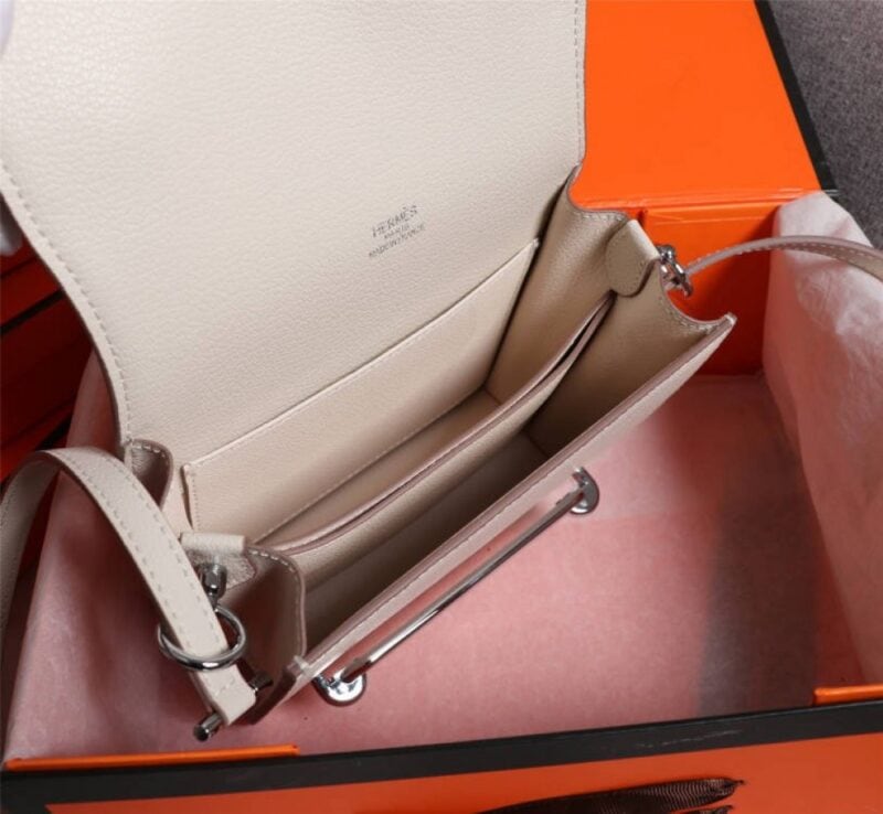 【AT2470】Hermes 杨幂と同じ豚鼻のバッグ🐷が入荷しました。実物は美しく、高額なものは拒否します💪💪模様がはっきりしており、ファッション性の高い豚鼻型のバックルと合わせて、縫製が整然と細かく、オイルエッジは何度も繰り返さないとこのような効果が出ません。