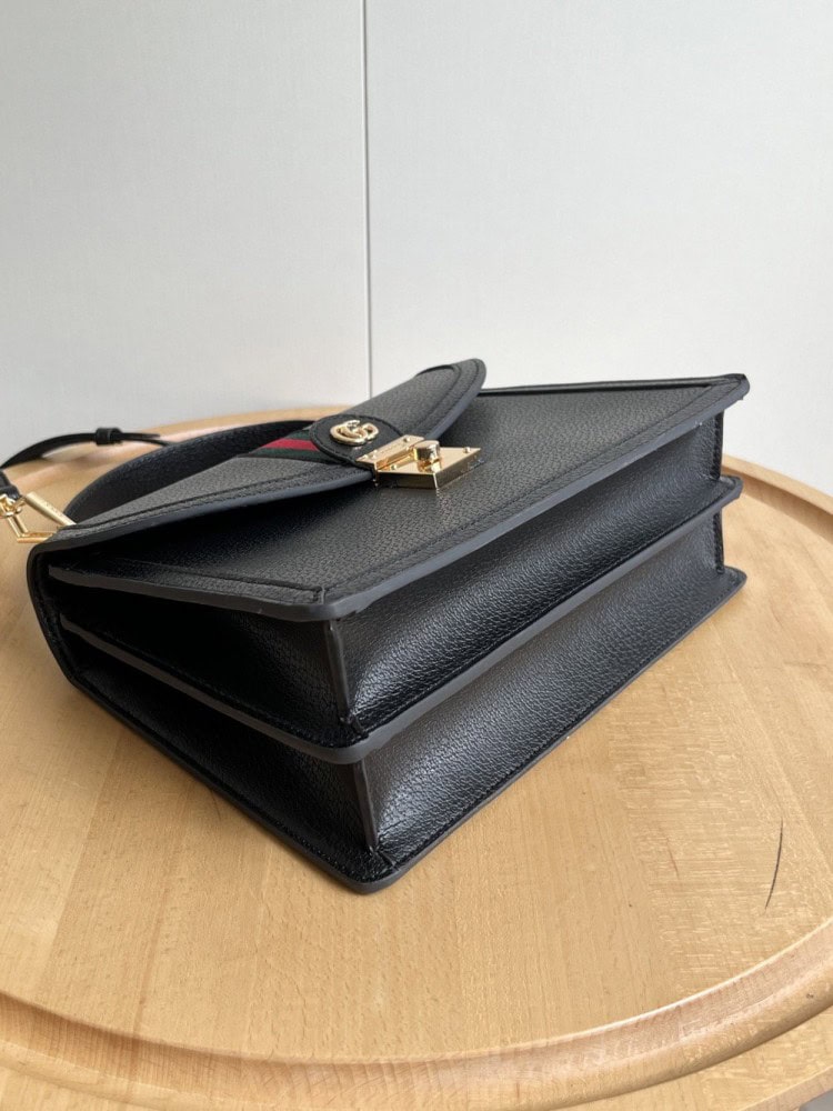 【AT2474】Gucci💝💝Ophidiaシリーズは、毎シーズン驚くほど素晴らしい新作を提供しており、このハンドバッグはEpilogueシリーズの1つで、取り外し可能なショルダーストラップが付いています。
