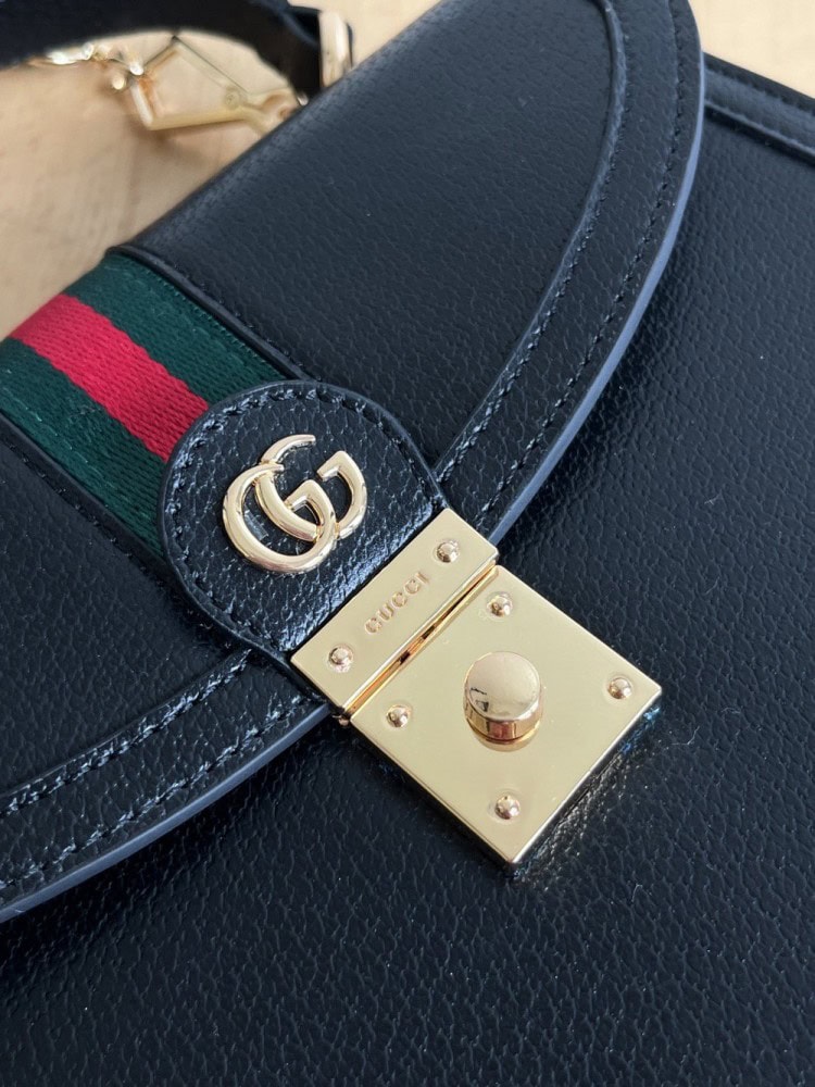 【AT2474】Gucci💝💝Ophidiaシリーズは、毎シーズン驚くほど素晴らしい新作を提供しており、このハンドバッグはEpilogueシリーズの1つで、取り外し可能なショルダーストラップが付いています。