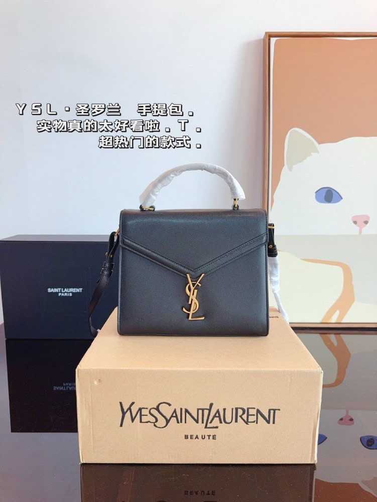 【AT2488】YSL cassandra イヴ・サンローランのYSLカサンドラメッセンジャーバッグは、シンプルで万能なデザインです。