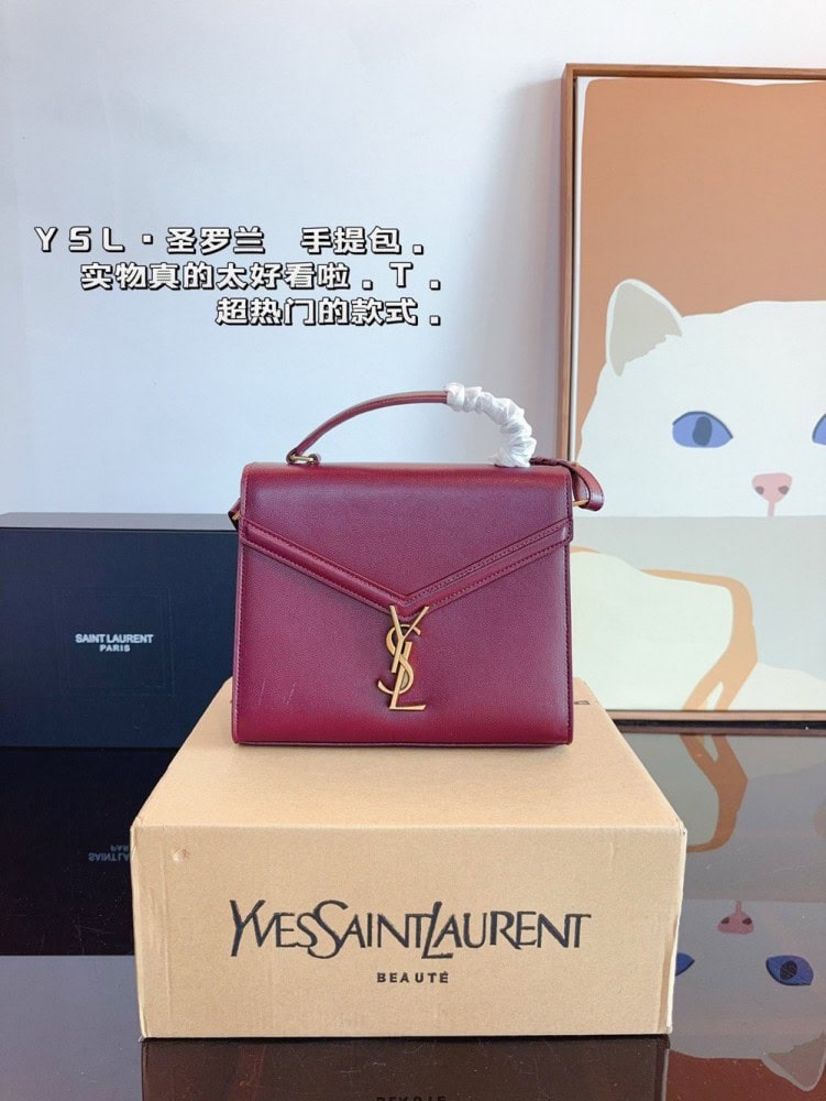 【AT2488】YSL cassandra イヴ・サンローランのYSLカサンドラメッセンジャーバッグは、シンプルで万能なデザインです。