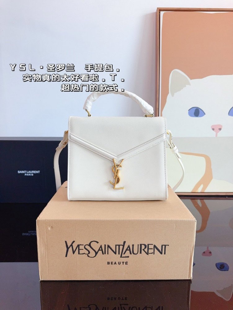 【AT2488】YSL cassandra イヴ・サンローランのYSLカサンドラメッセンジャーバッグは、シンプルで万能なデザインです。