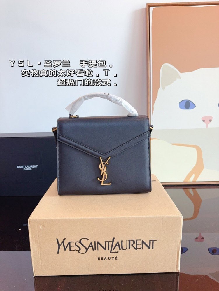 【AT2488】YSL cassandra イヴ・サンローランのYSLカサンドラメッセンジャーバッグは、シンプルで万能なデザインです。