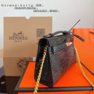 【AT2494】Hermes エルメスのケリーバッグ第1世代（ワニ柄）。本当に素敵です。日常のカジュアルスタイルにぴったりです。