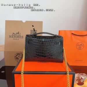 【AT2494】Hermes エルメスのケリーバッグ第1世代（ワニ柄）。本当に素敵です。日常のカジュアルスタイルにぴったりです。