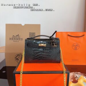 【AT2494】Hermes エルメスのケリーバッグ第1世代（ワニ柄）。本当に素敵です。日常のカジュアルスタイルにぴったりです。