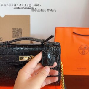【AT2494】Hermes エルメスのケリーバッグ第1世代（ワニ柄）。本当に素敵です。日常のカジュアルスタイルにぴったりです。
