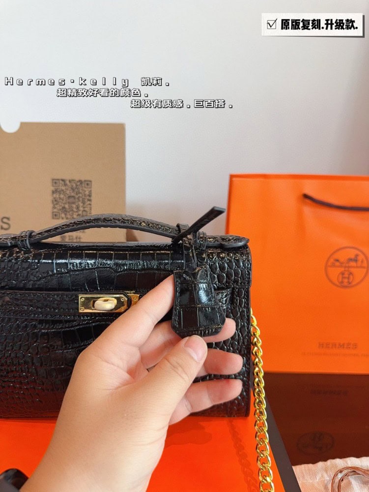 【AT2494】Hermes エルメスのケリーバッグ第1世代（ワニ柄）。本当に素敵です。日常のカジュアルスタイルにぴったりです。